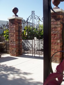 Garden entrance  www.lifeatthecottage.com