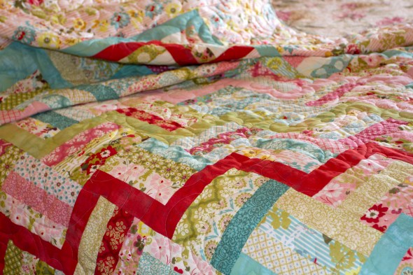 Quilt I made for my daughter www.lifeatthecottage.com