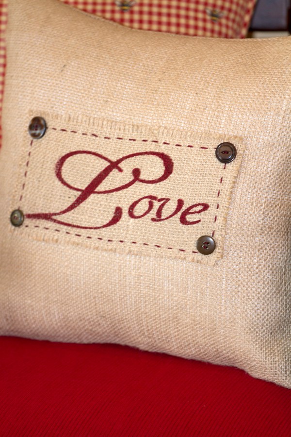 Burlap screen printed pillow www.lifeatthecottage.com