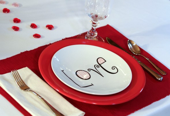  Place setting for Valentine's Dinner www.lifeatthecottage.com