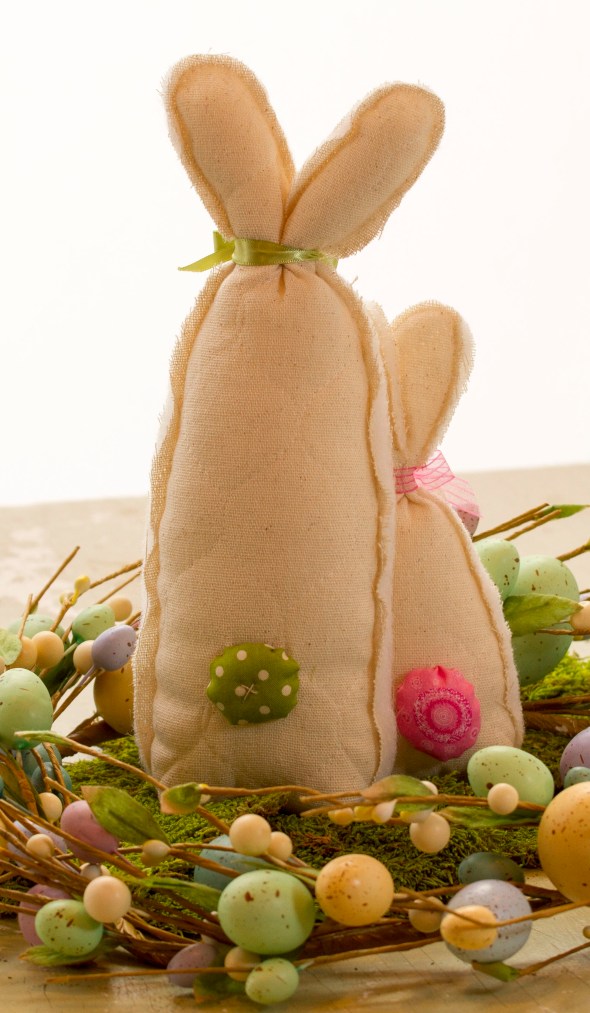 Cotton tails on bunnies www.lifeatthecottage.com