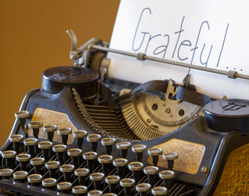 Antique Typewriter www.lifeatthecottage.com