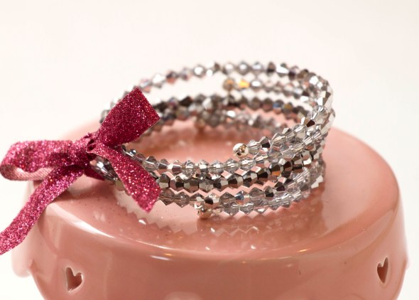 Bracelet Tutorial www.lifeatthecottage.com