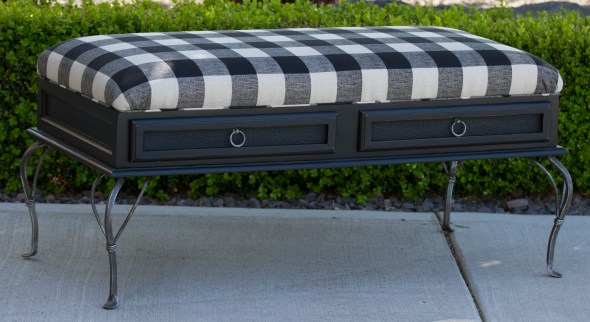 Coffee Table Turned Bench www.lifeatthecottage.com