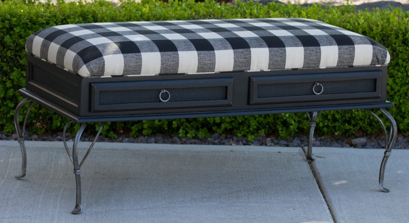 Coffee Table Turned Bench www.lifeatthecottage.com