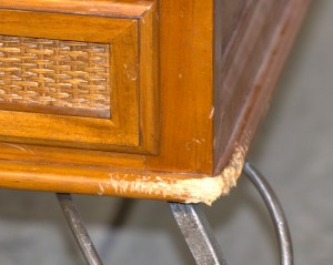 Coffee Table Turned Bench www.lifeatthecottage.com