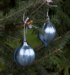 Christmas ornaments before www.lifeatthecottage.com